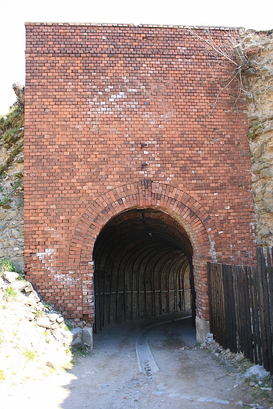 a 663